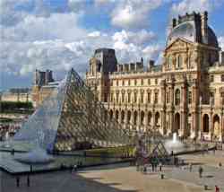 Parigi - Esterno del Louvre