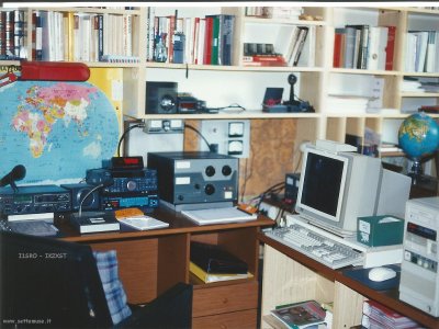 Stazione radio onde corte per radioamatori